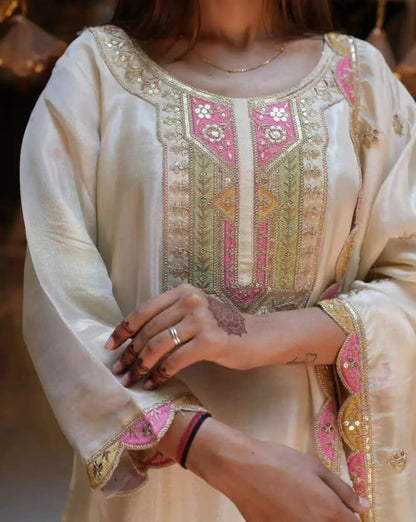 Women Cotton Blend Kurti Pant Dupatta Set