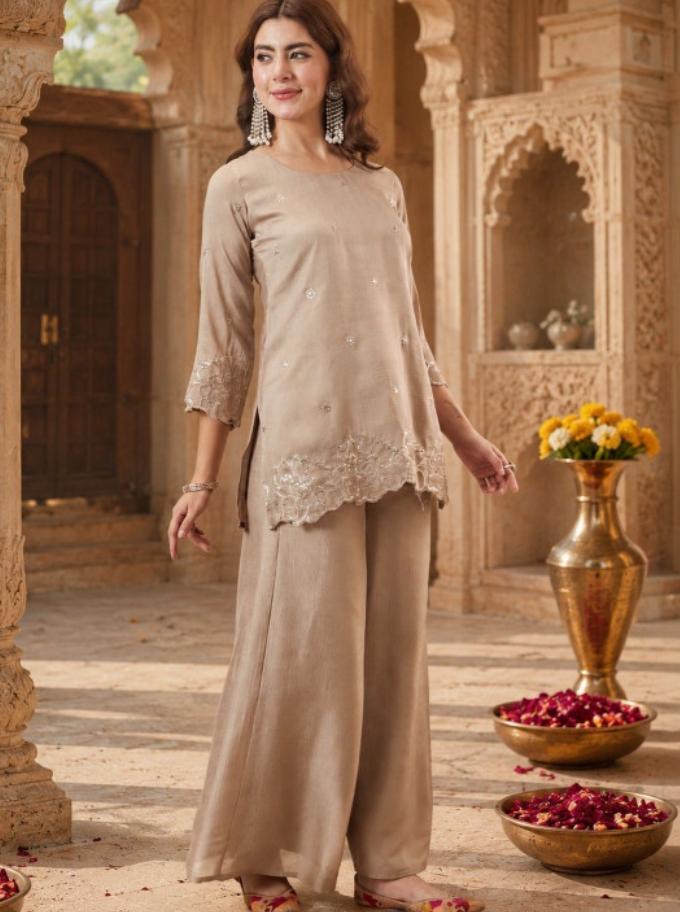 Women Regular Kurti with Pyjamas & With Dupatta